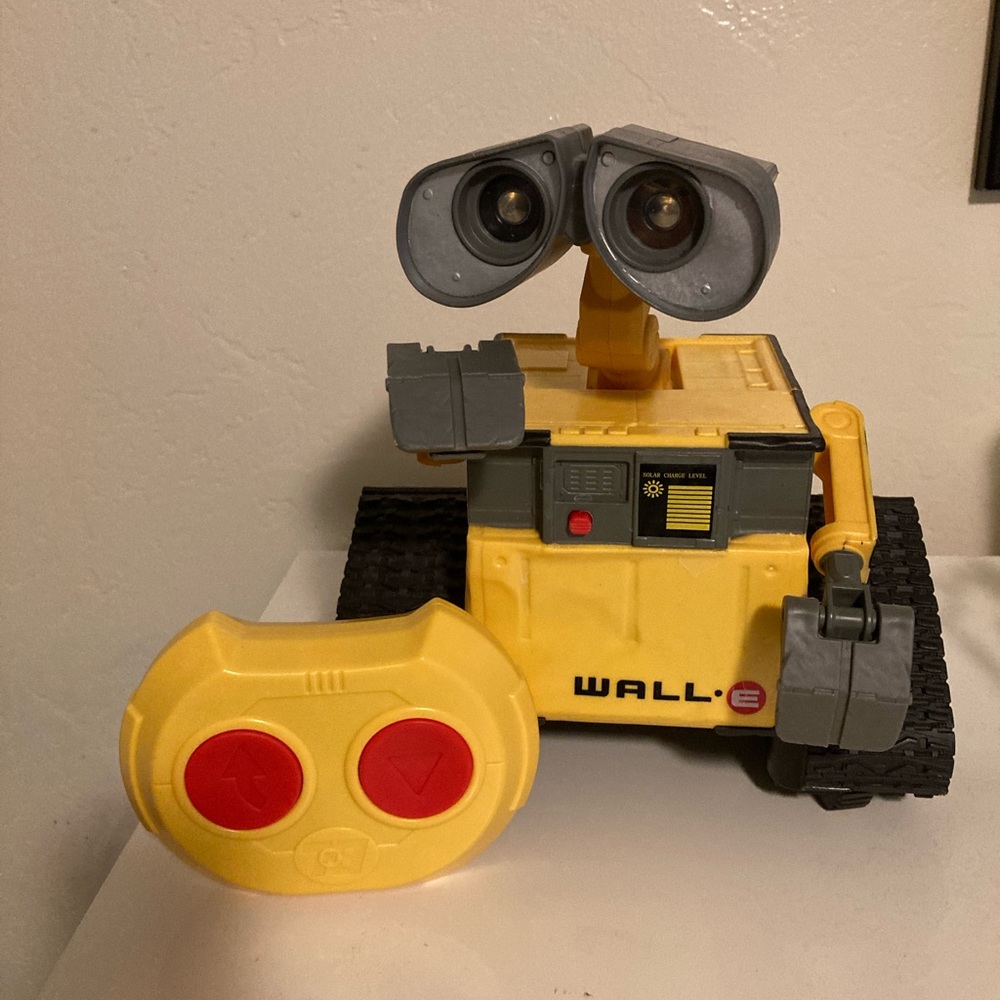 Walle remote toy. Talks and moves!